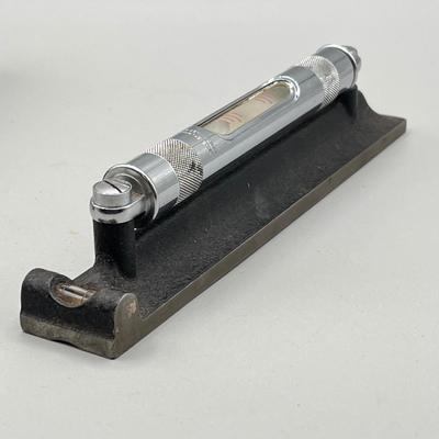 LOT 43: Vintage Starrett Level No. 98