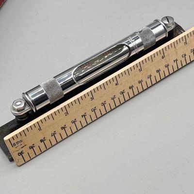 LOT 43: Vintage Starrett Level No. 98