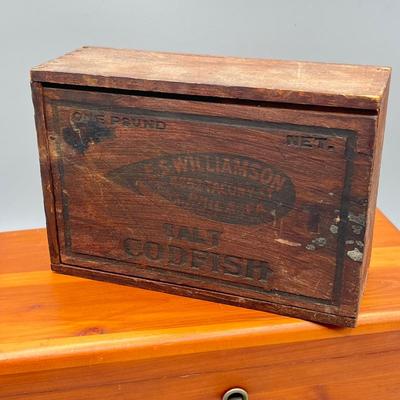 LOT 45: 40% Silver Eisenhower Dollar Proof + Vintage Trinkets and Boxes