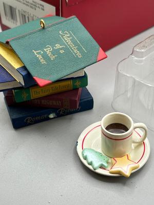 LOT 49: Ghristmas Ornaments -Hallmarks Keepsakes