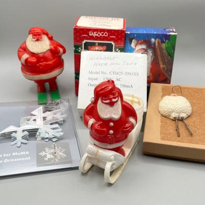 LOT 50: Vintage Plastic Santas + Christmas Ornaments