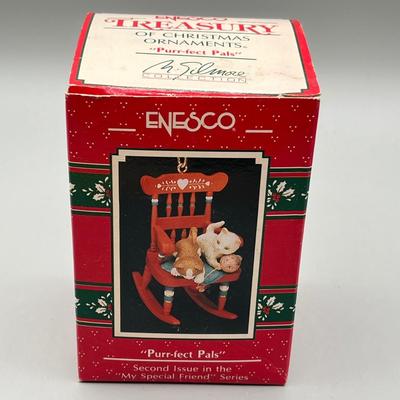 LOT 50: Vintage Plastic Santas + Christmas Ornaments