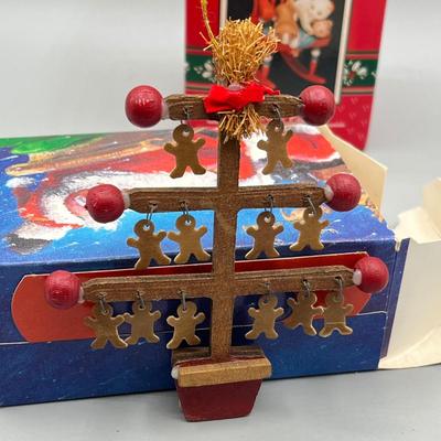 LOT 50: Vintage Plastic Santas + Christmas Ornaments