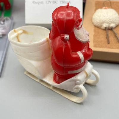 LOT 50: Vintage Plastic Santas + Christmas Ornaments