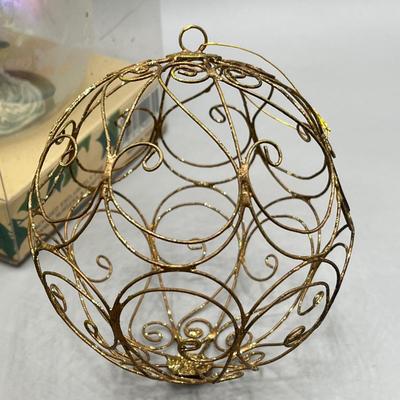 LOT 51: Assorted Christmas Ornaments