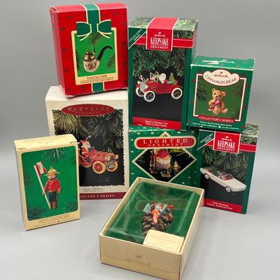 LOT 52: Vintage Hallmark Christmas Ornaments