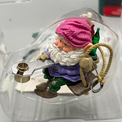 LOT 52: Vintage Hallmark Christmas Ornaments