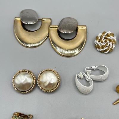 LOT 58: Unique Vintage Gold Tone Clip On Earrings - Crown Trifari and More