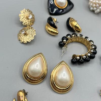 LOT 59: Vintage Black and Gold Themed Pierced Earring Collection - Marvella and More