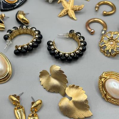 LOT 59: Vintage Black and Gold Themed Pierced Earring Collection - Marvella and More