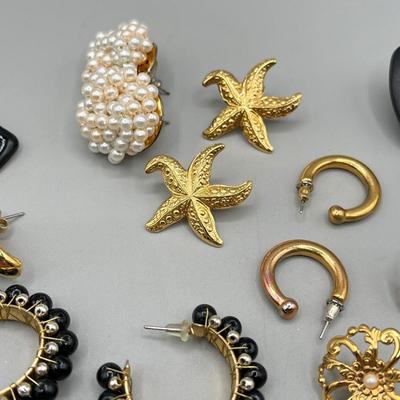 LOT 59: Vintage Black and Gold Themed Pierced Earring Collection - Marvella and More