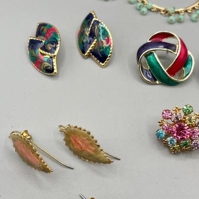 LOT 61: Vintage Pierced and Screwback Earring Collection