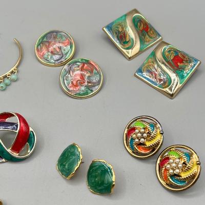LOT 61: Vintage Pierced and Screwback Earring Collection