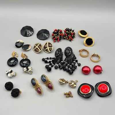 LOT 62: VIntage Screwback and Clip On Earring Lot