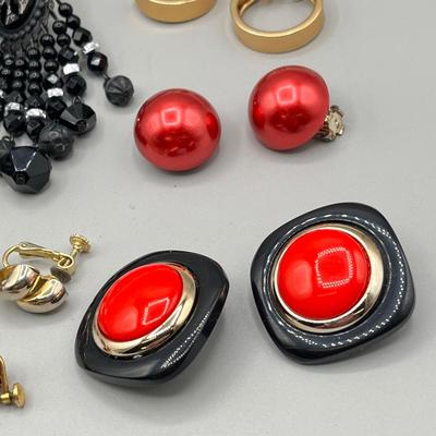 LOT 62: VIntage Screwback and Clip On Earring Lot