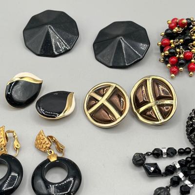 LOT 62: VIntage Screwback and Clip On Earring Lot