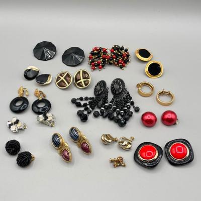 LOT 62: VIntage Screwback and Clip On Earring Lot