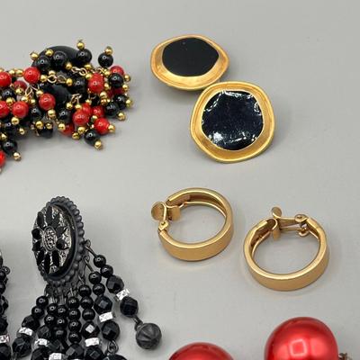 LOT 62: VIntage Screwback and Clip On Earring Lot