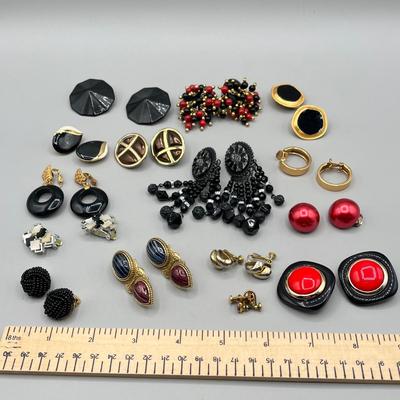 LOT 62: VIntage Screwback and Clip On Earring Lot