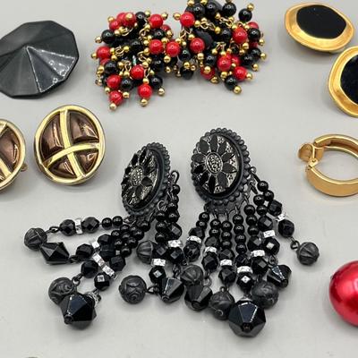 LOT 62: VIntage Screwback and Clip On Earring Lot