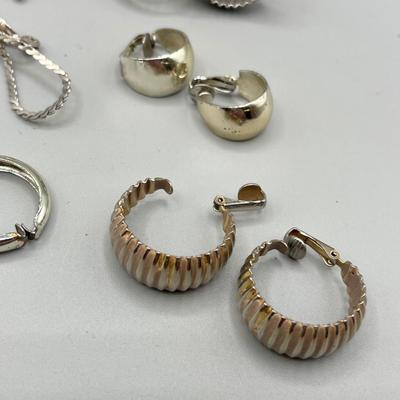 LOT 66: Vintage Clip On and Screwback Earrings