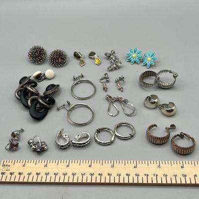 LOT 66: Vintage Clip On and Screwback Earrings