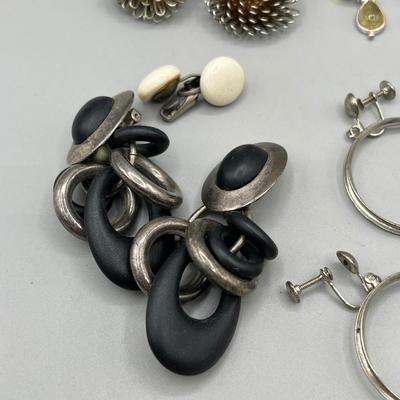 LOT 66: Vintage Clip On and Screwback Earrings