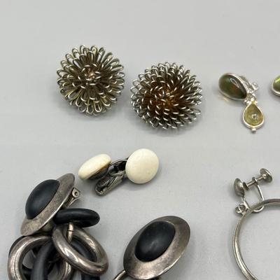 LOT 66: Vintage Clip On and Screwback Earrings