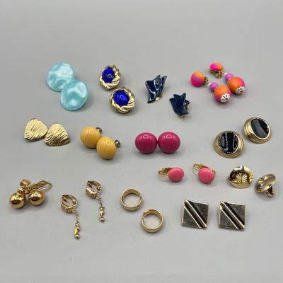LOT 67: Bright Retro Screwback and Clip On Earring Collection