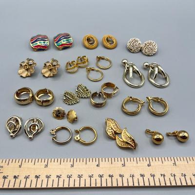 LOT 68: Vintage Gold Toned Earrings - Monet and More