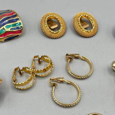 LOT 68: Vintage Gold Toned Earrings - Monet and More