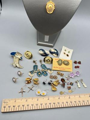 LOT 71: Jewelry Collection With Some County-Western Themed Pieces