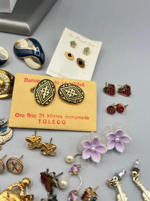 LOT 71: Jewelry Collection With Some County-Western Themed Pieces