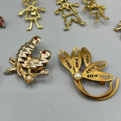 LOT 73: Vintage Pin/Brooch Collection Including Some Birthstone and "Grandma" Pieces