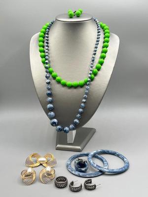 LOT 75: Vintage Jewelry Sets