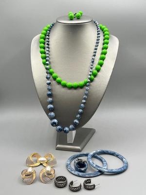LOT 75: Vintage Jewelry Sets