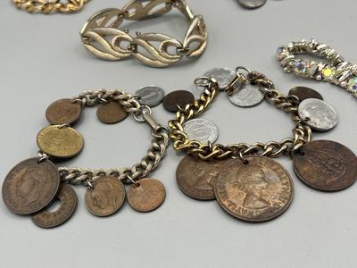 LOT 76: Vintage Jewelry Collection