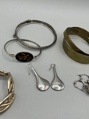 LOT 76: Vintage Jewelry Collection