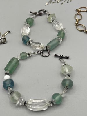 LOT 76: Vintage Jewelry Collection