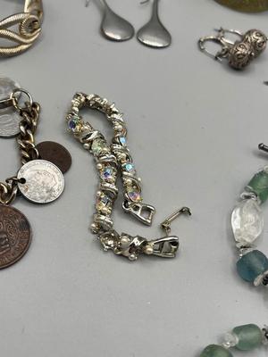 LOT 76: Vintage Jewelry Collection