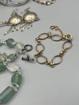 LOT 76: Vintage Jewelry Collection