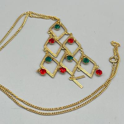 LOT 78: Beautiful Costume Necklace Collection