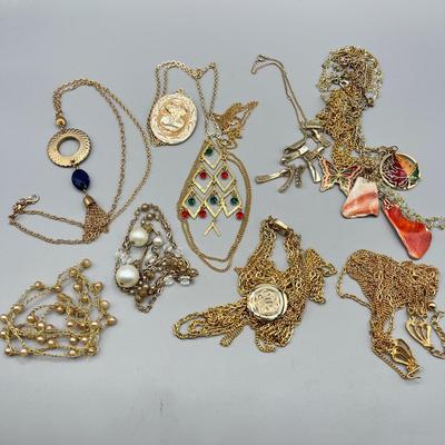 LOT 78: Beautiful Costume Necklace Collection