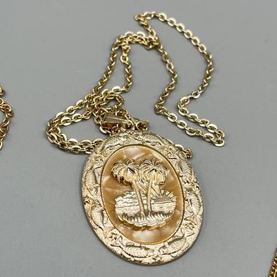 LOT 78: Beautiful Costume Necklace Collection