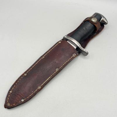 LOT 81: US WWII Fighting Kife