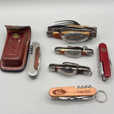 LOT 83: Vintage Pocket Knife Collection