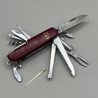 LOT 83: Vintage Pocket Knife Collection