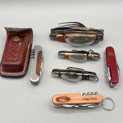 LOT 83: Vintage Pocket Knife Collection