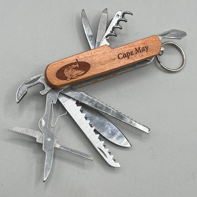 LOT 83: Vintage Pocket Knife Collection