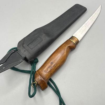 LOT 84: Vintage Fixed Blade Knife Collection